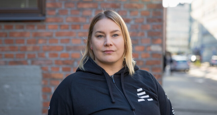 A-klinikkasäätiön asiantuntija Camilla Metsäranta potrettikuvassa